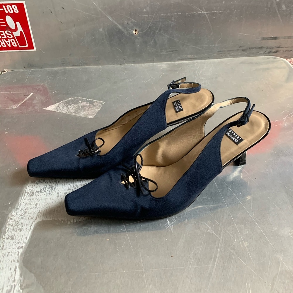 Vintage Stuart Weitzman Navy Kitten Heels !!